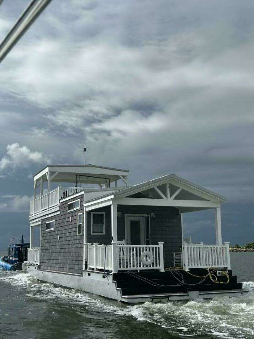 2019 Harbor Home Cozy Cottage 52' x 16' Tiny Boat - Image 23