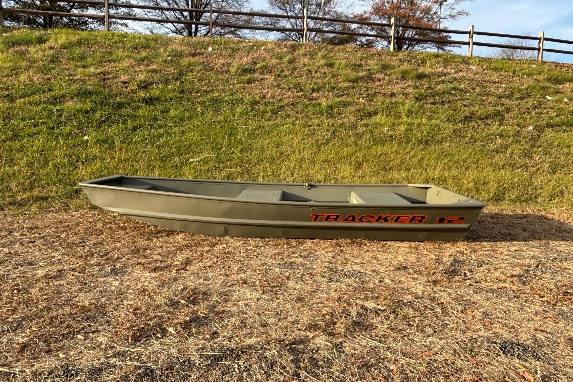 2026 Tracker Grizzly 12 Jon