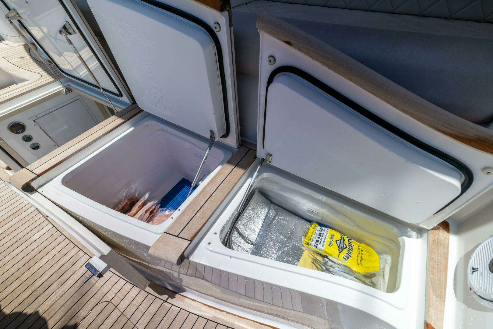 2011 Viking 70 Convertible - Image 76