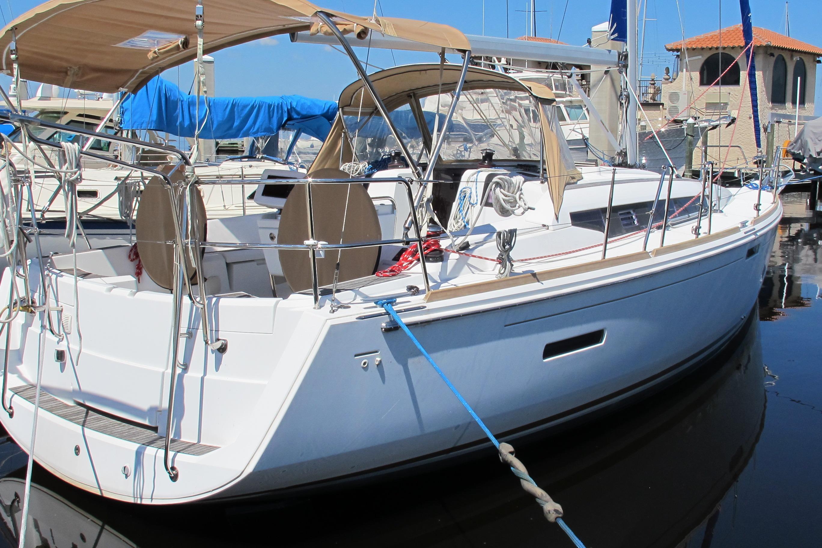2013 Jeanneau Sun Odyssey 379