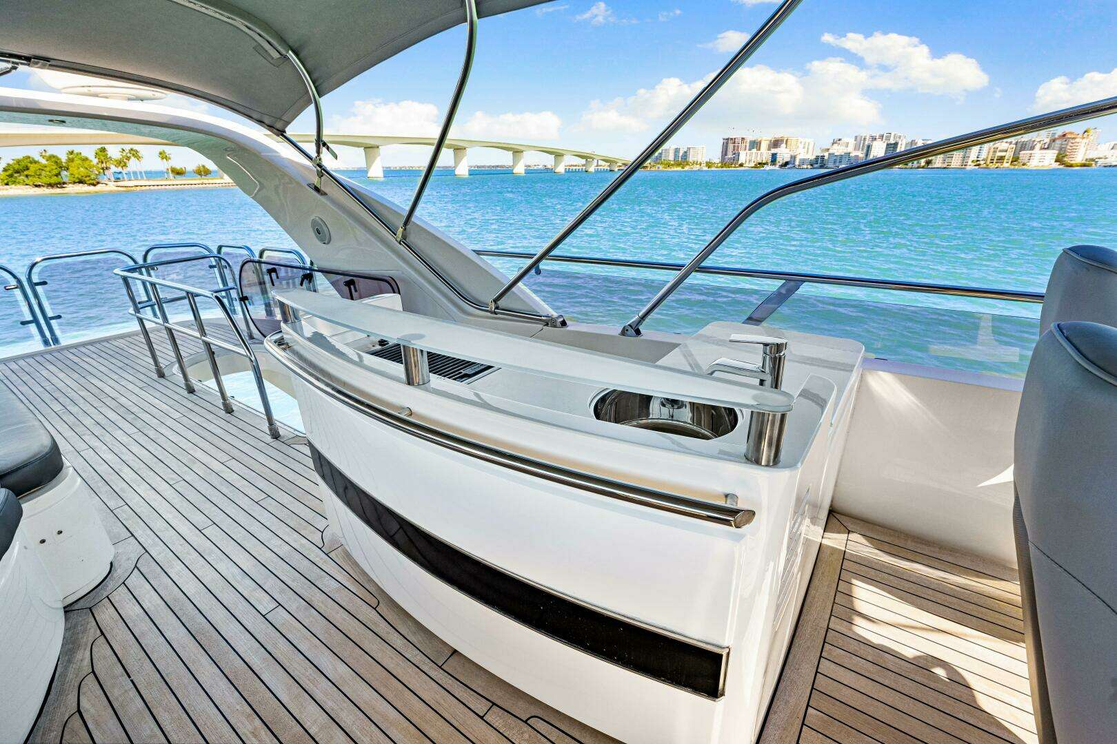 2014 Princess Y72 - Image 98
