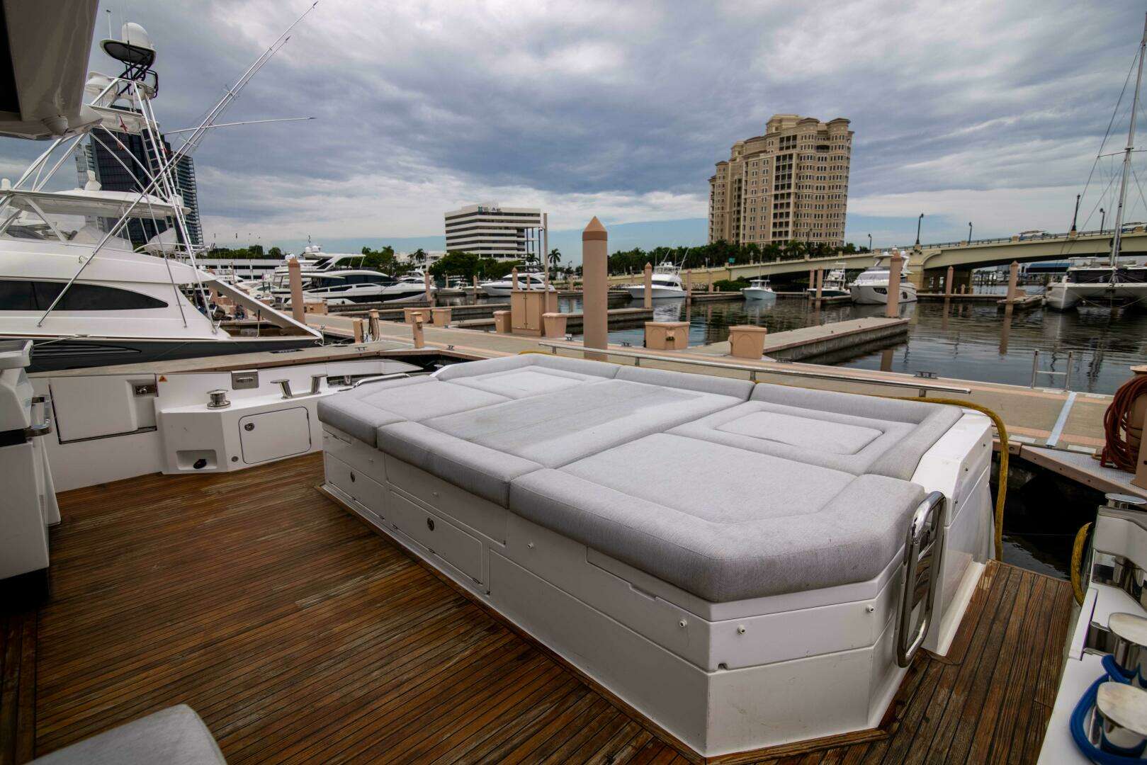2019 Azimut S7 - Image 49