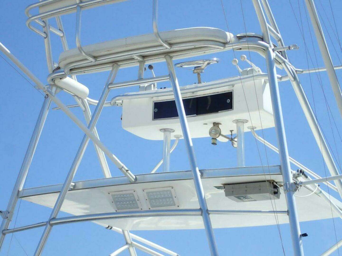 2000 Cabo 35 Express - Image 26