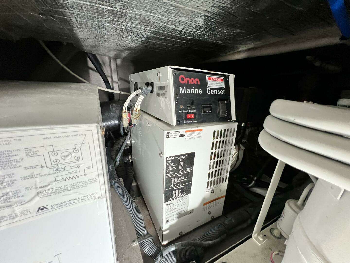 2003 Sea Ray 480 Sedan Bridge - Image 54