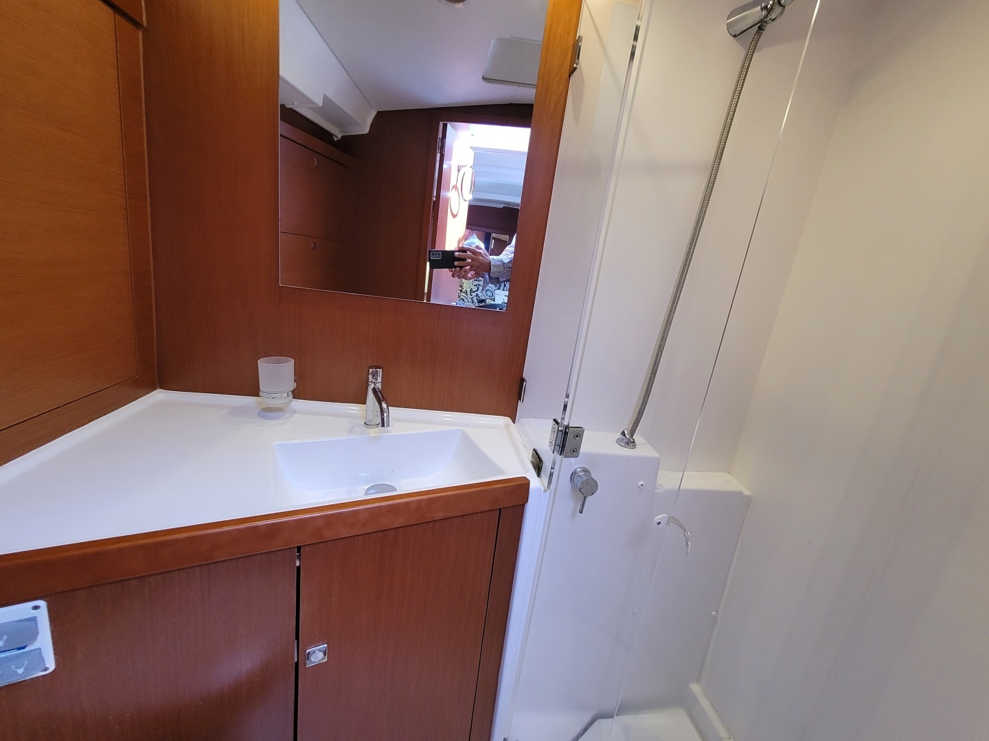 2015 Beneteau Oceanis 45 - Image 23