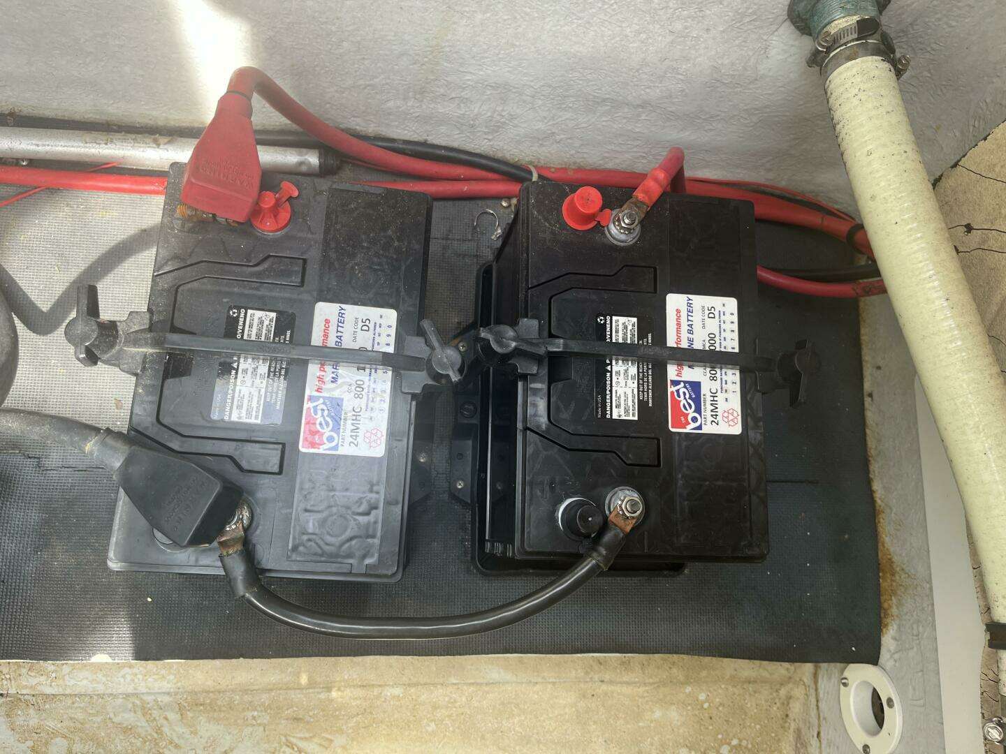 2002 Cobalt 282 - Image 21