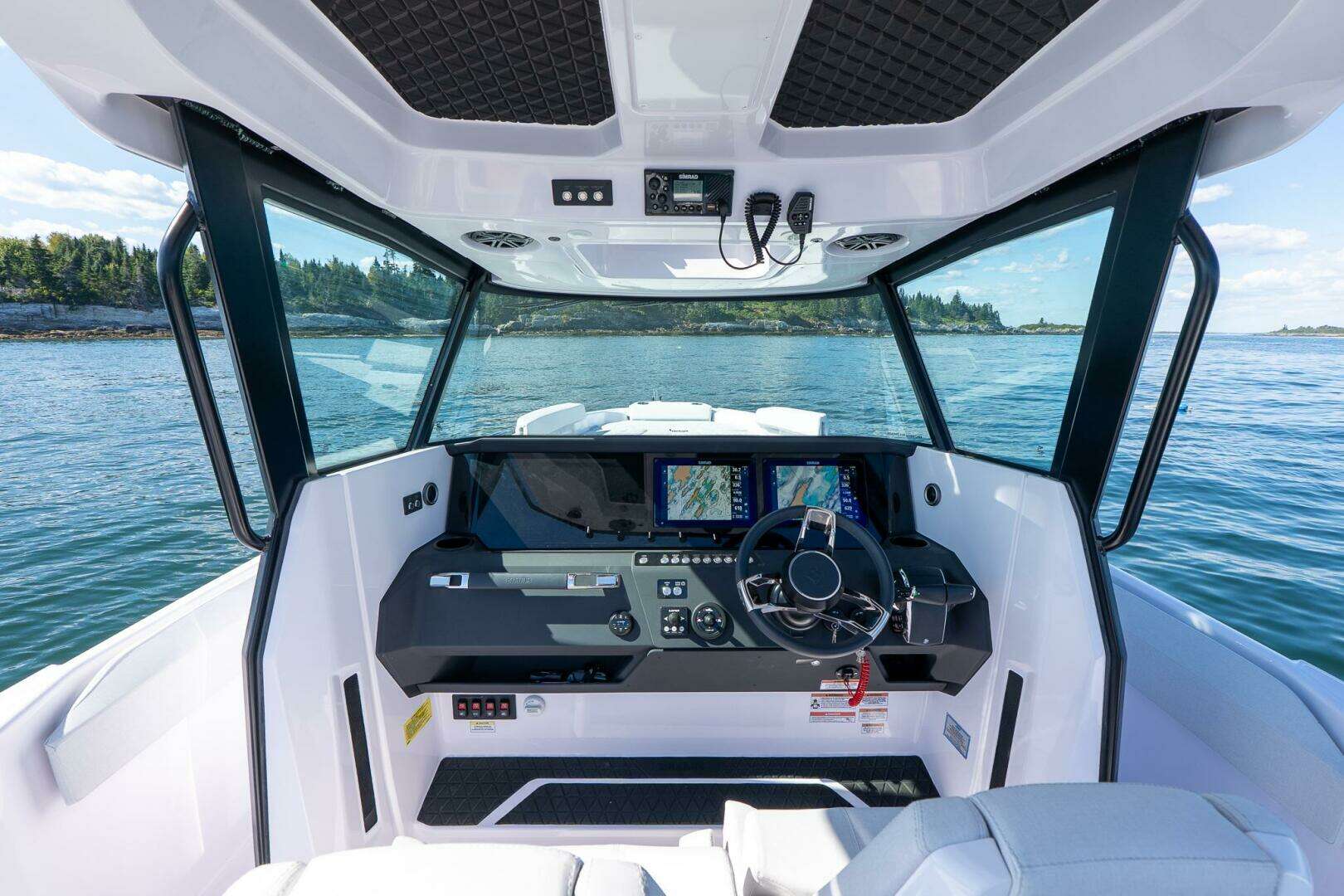 2025 Axopar CCX Center Console - Image 22