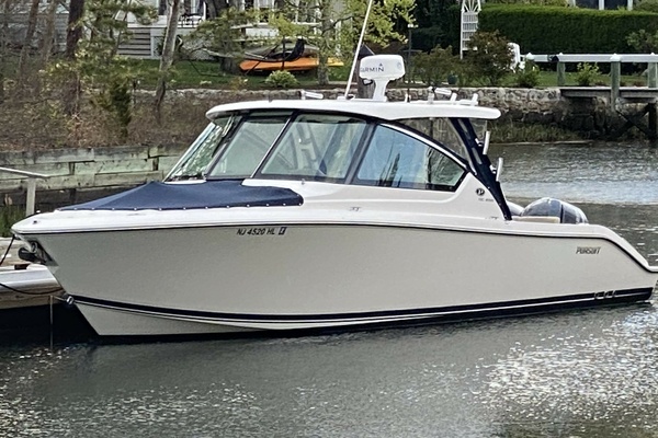 2017 Pursuit 295 DC