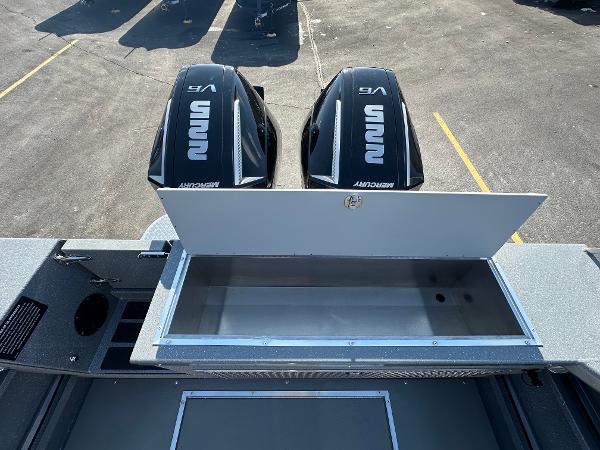 2024 Spartan 260 Maximus Pro XL boat with dual V6 outboard engines.