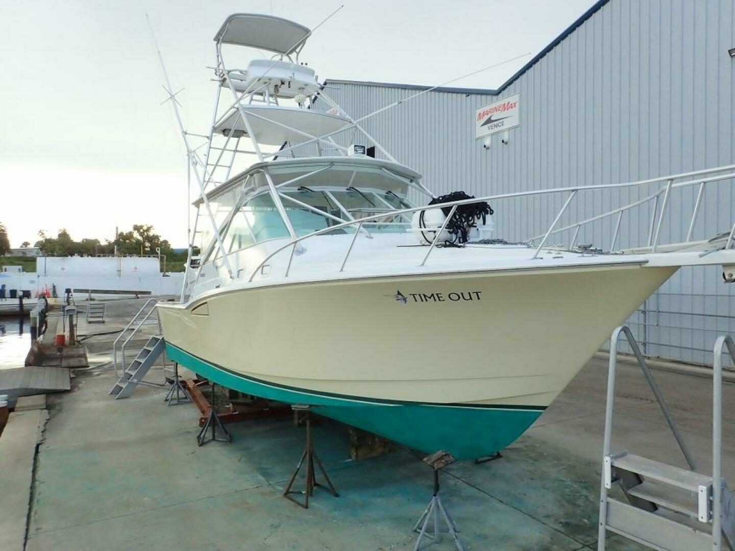 2000 Cabo 35 Express - Image 19