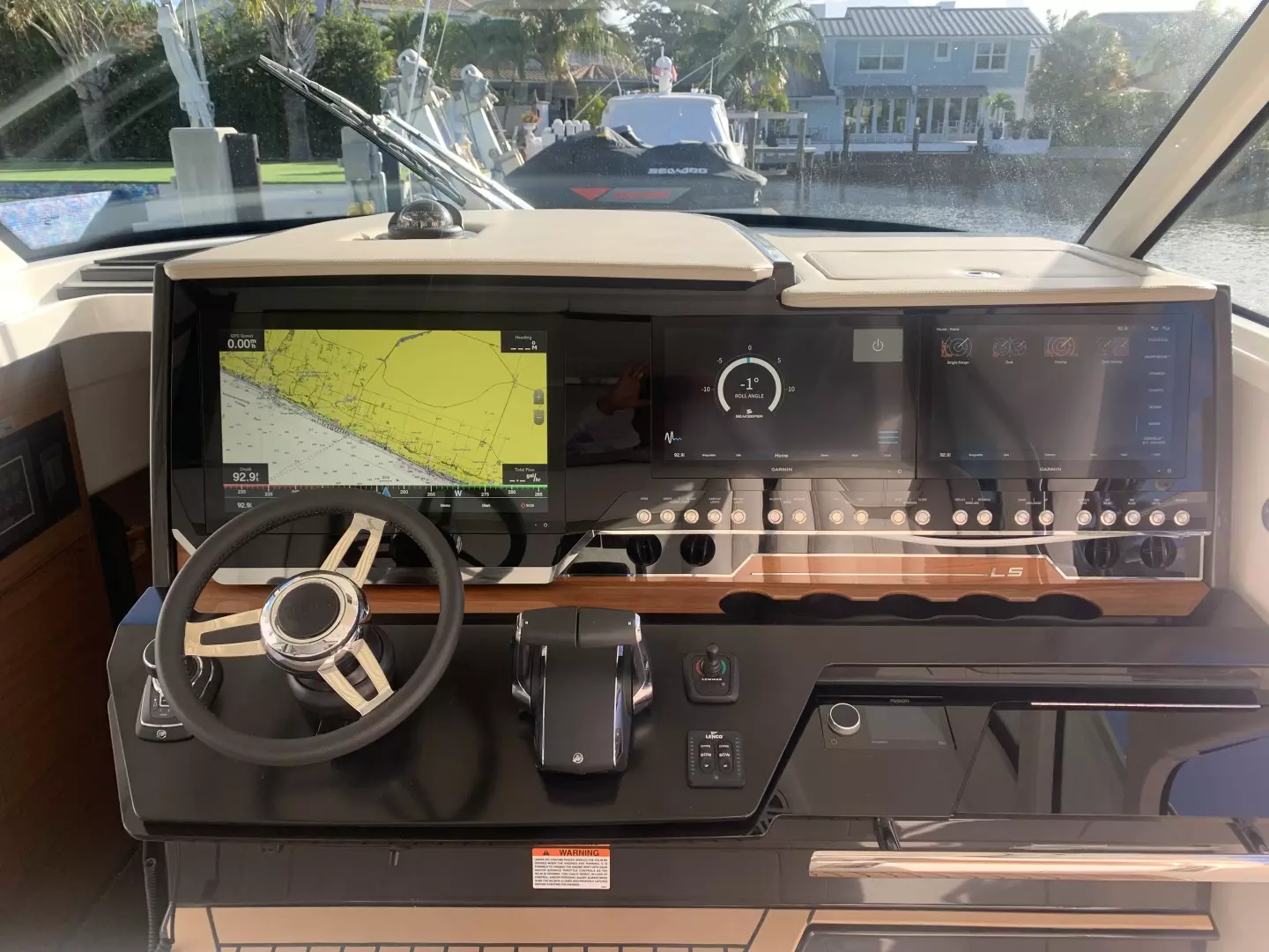 2022 Tiara Yachts — - Image 11
