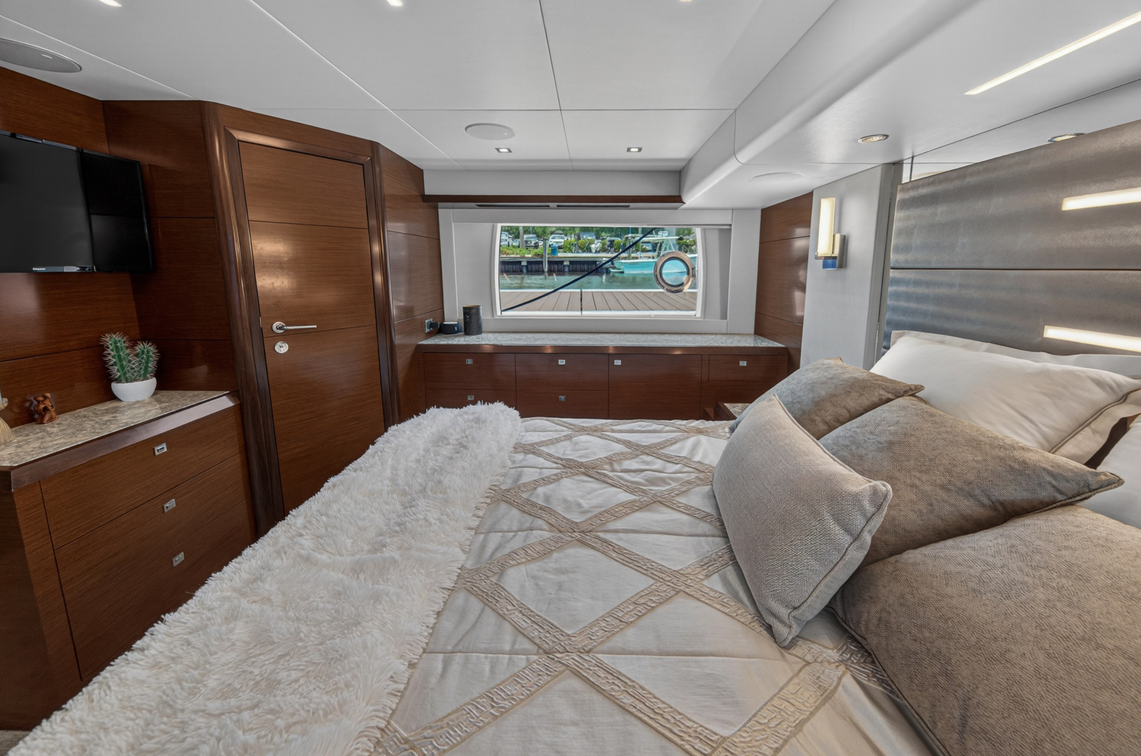 2021 Ocean Alexander 70E - Image 60