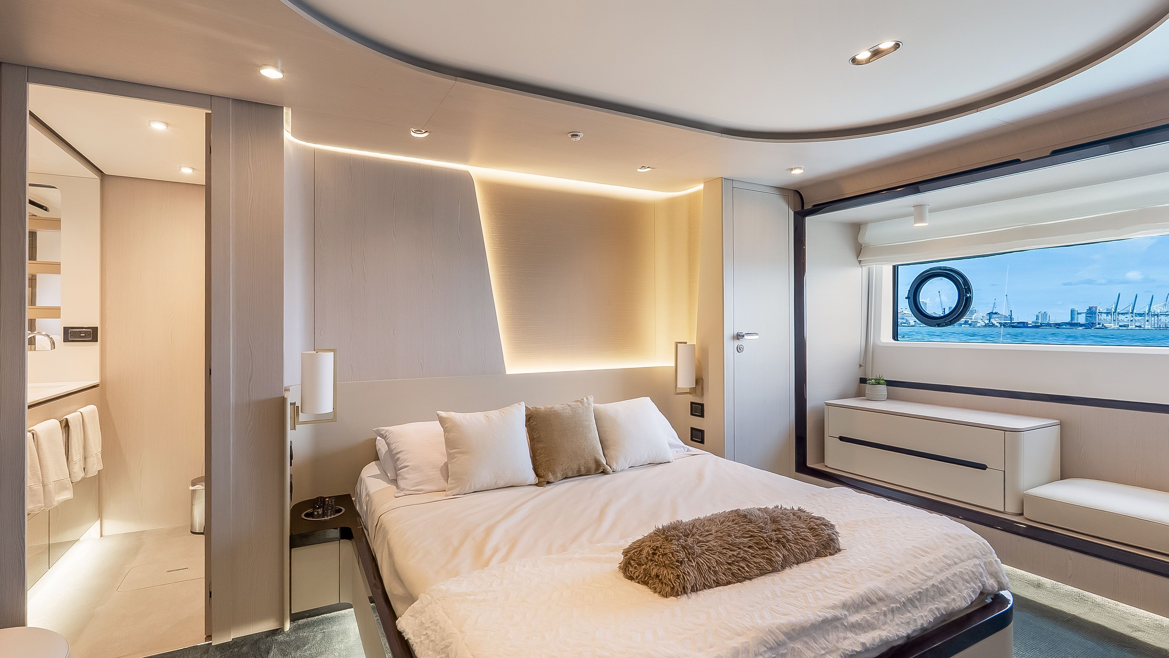 2025 Azimut 78 FLY - 20