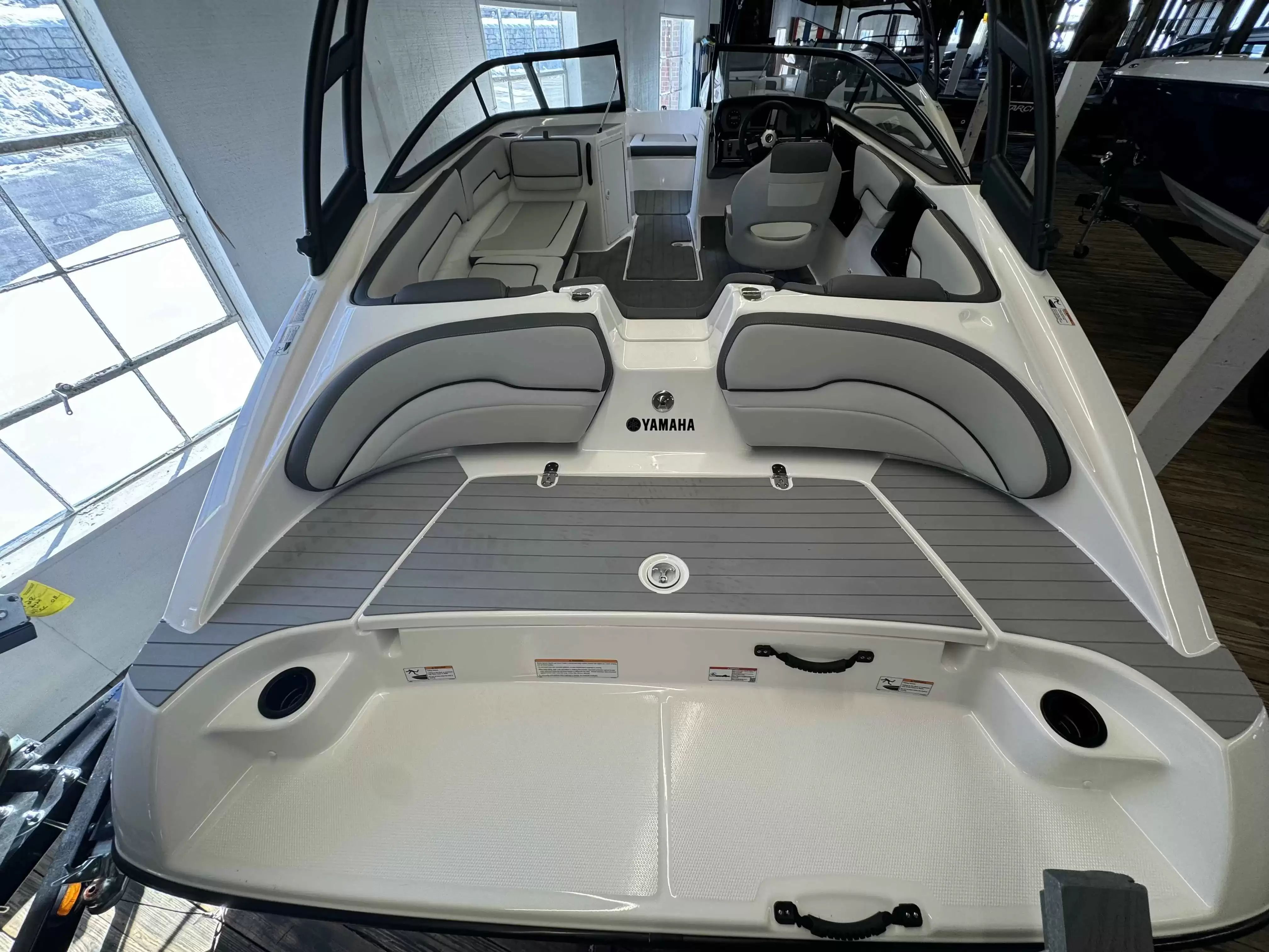 2026 Yamaha Boats AR190 - 3