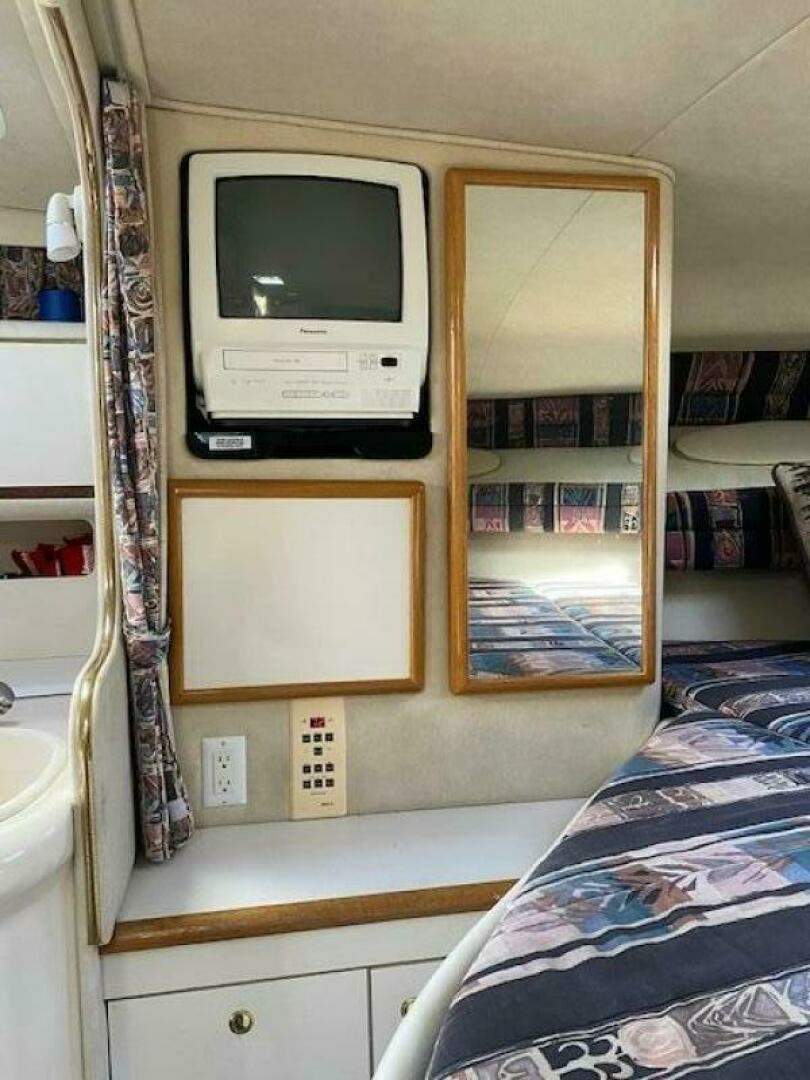 1997 Sea Ray 330 Sundancer - Image 21