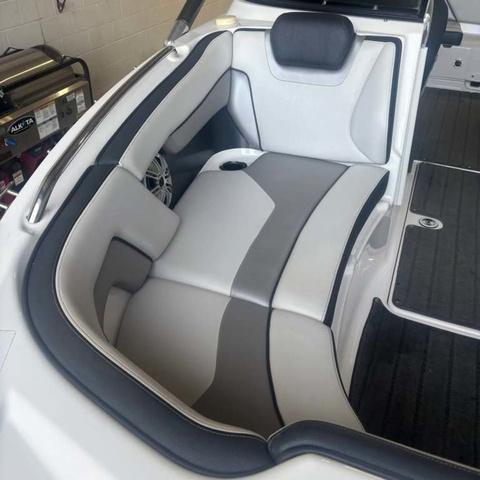 2015 Yamaha Boats 212X - 13