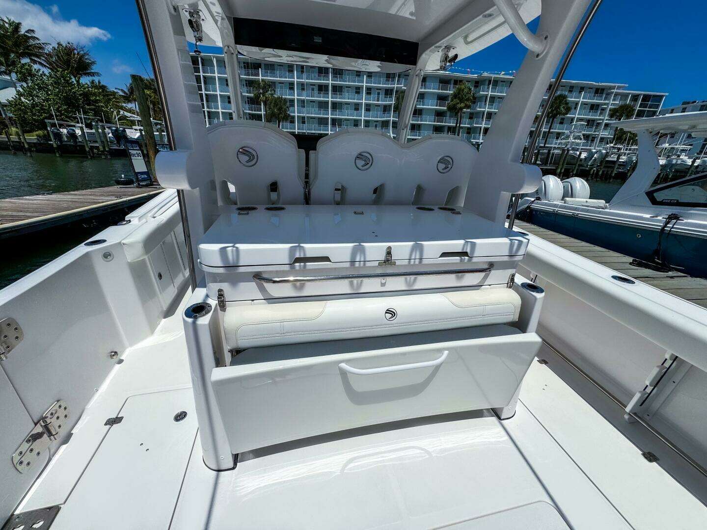 2025 Edgewater 370CC - Image 11