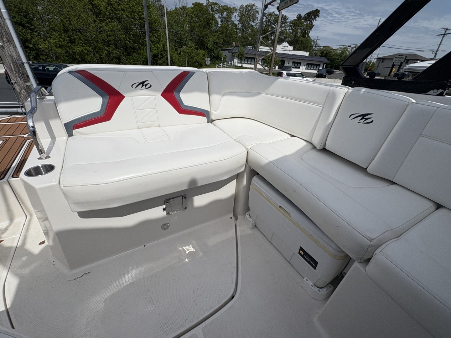2013 Monterey M5 Sport Boat - Image 11