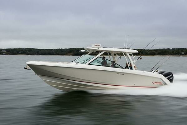 2021 Boston Whaler 32 Vantage