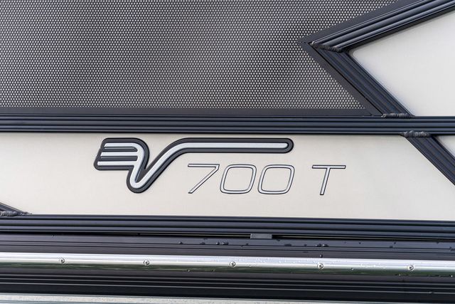 2026 Vanderbilt 700T - 13