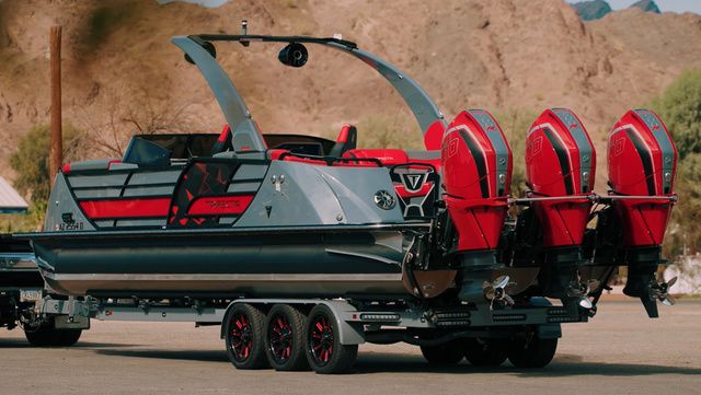 2025 Trifecta 32' Triple Sport Series RF9 DC W/ 3X 500R Outboard