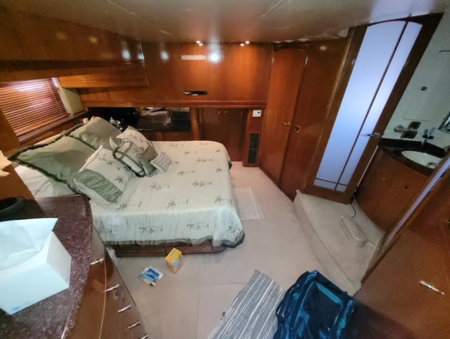 2001 Carver 570 Voyager Pilothouse - Image 41