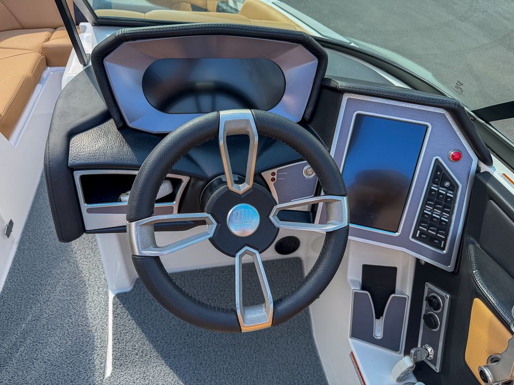 2022 MasterCraft XT24 - 22