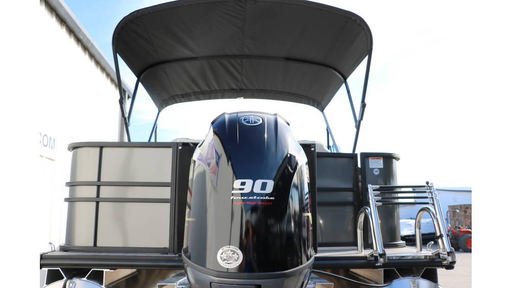 2025 Sylvan Mirage 820 Party Fish Premium - 32