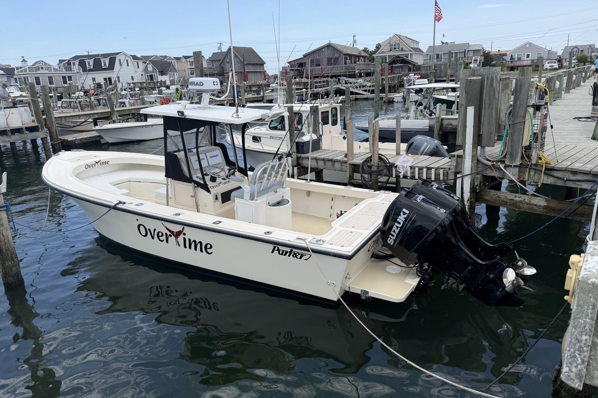 1999 Parker 2501 Center Console