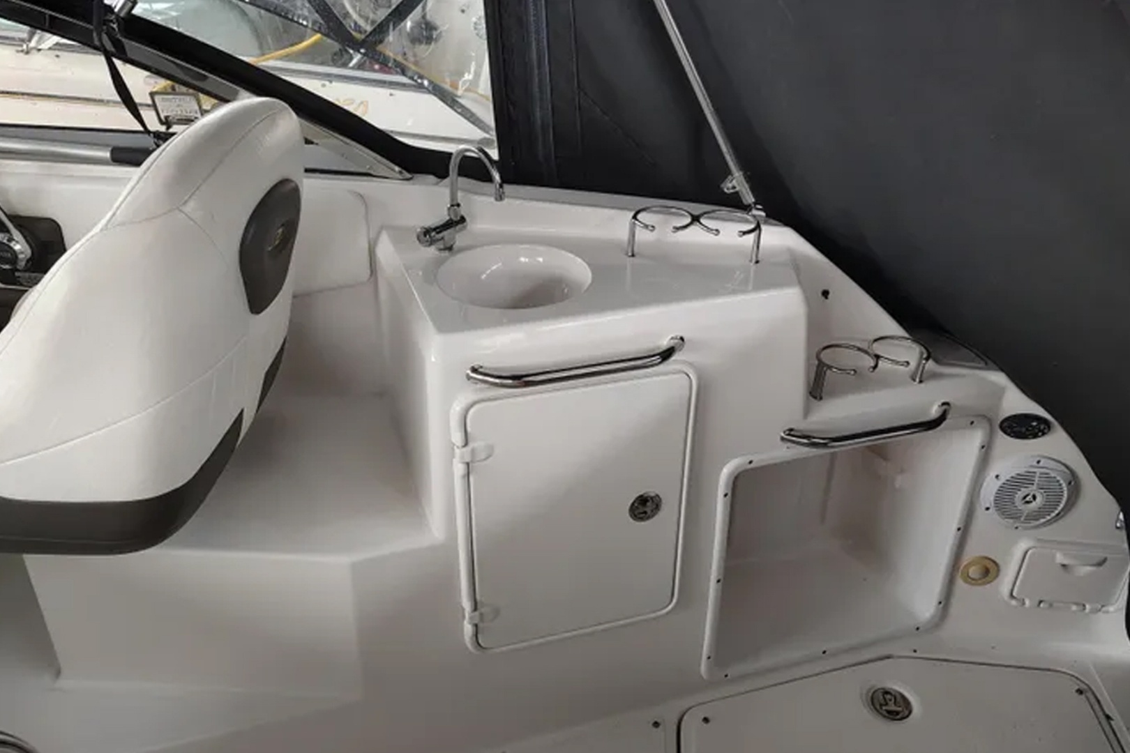 2008 Regal 2565 Window Express - Image 15