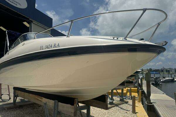 2003 Bayliner 212 Capri Cuddy Cabin