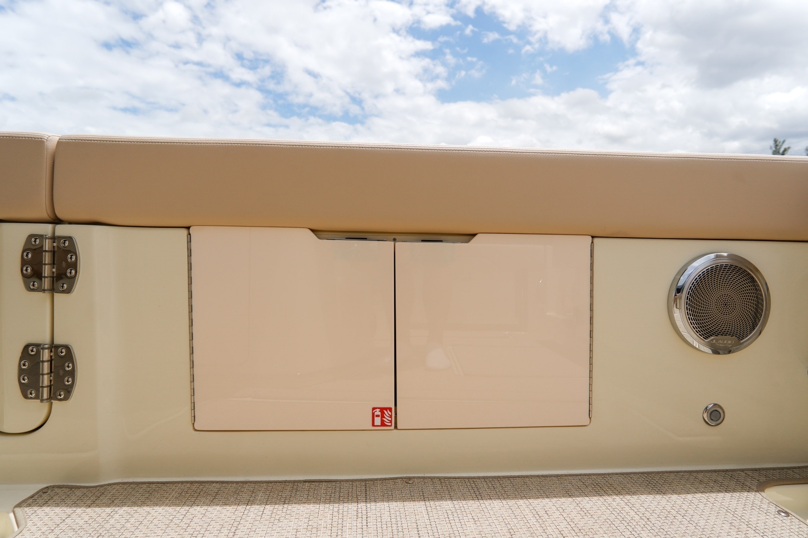 2026 Chris-Craft Catalina - Image 62