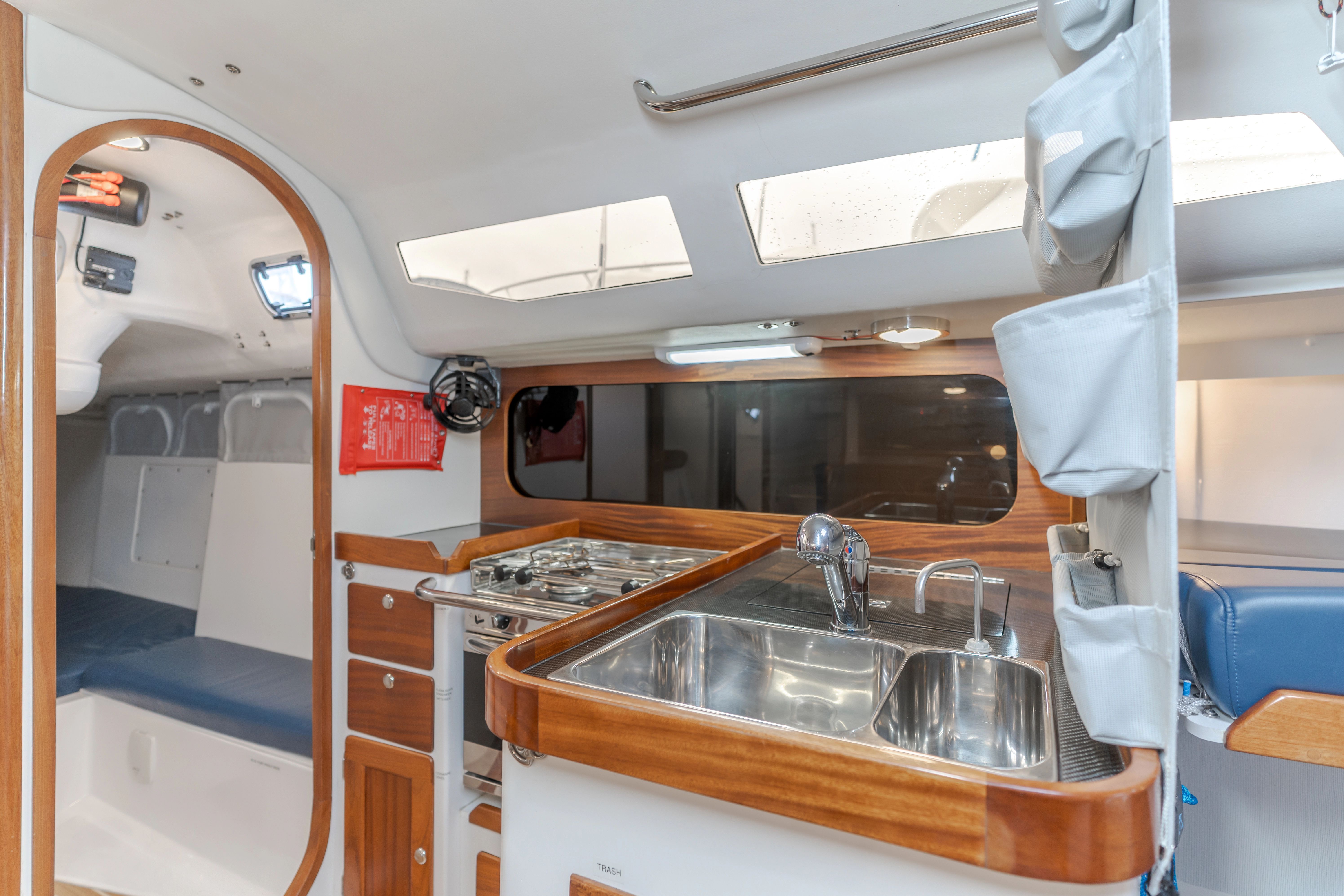 2019 J Boats J/121 - 12