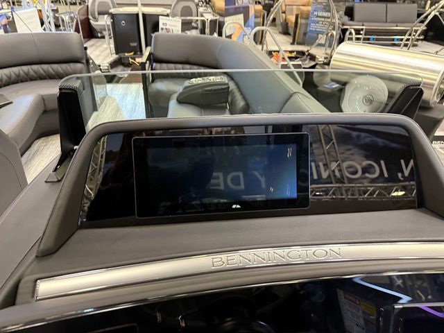 2026 Bennington QX Swingback 27 QXSBWAT2 Tritoon - 21