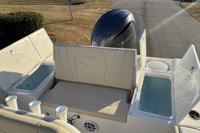 2026 Robalo 226 Cayman with Yamaha engine, interior view.