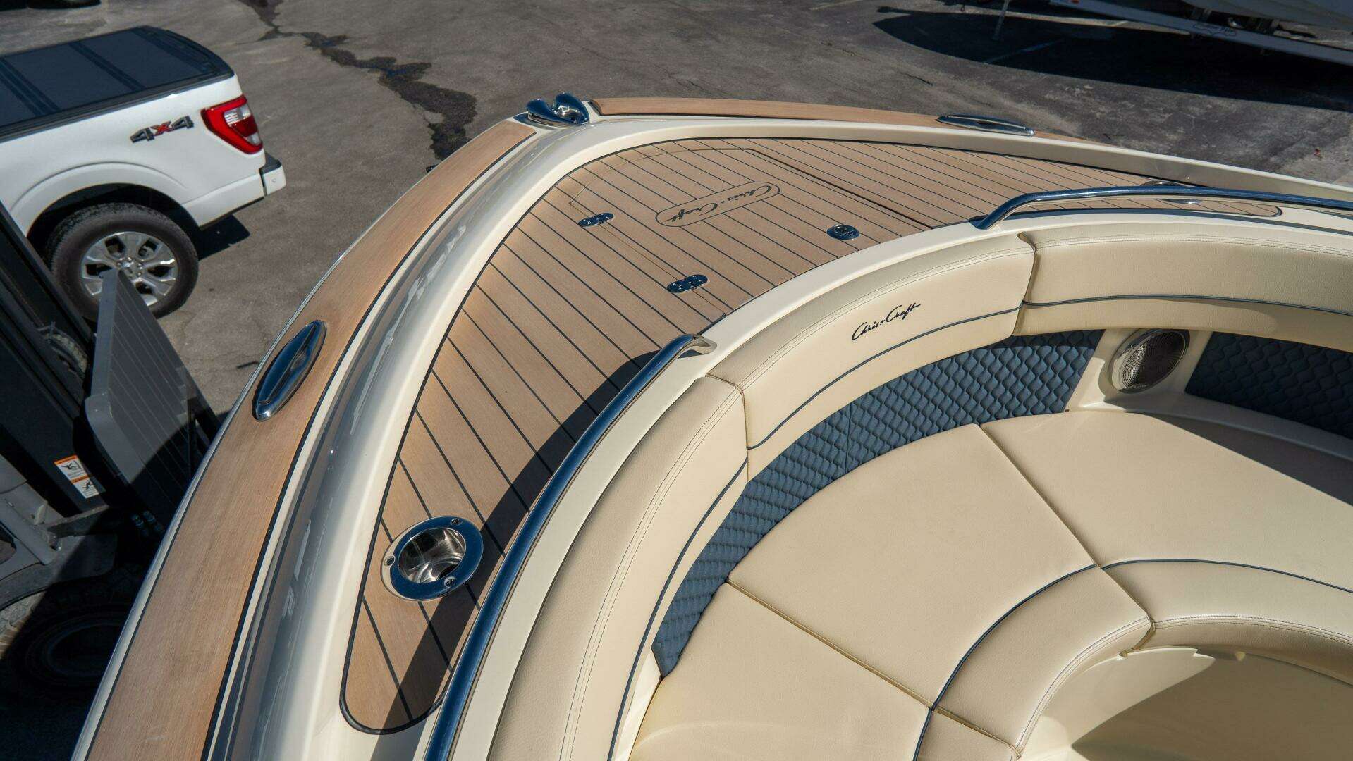 2026 Chris-Craft Calypso - Image 27