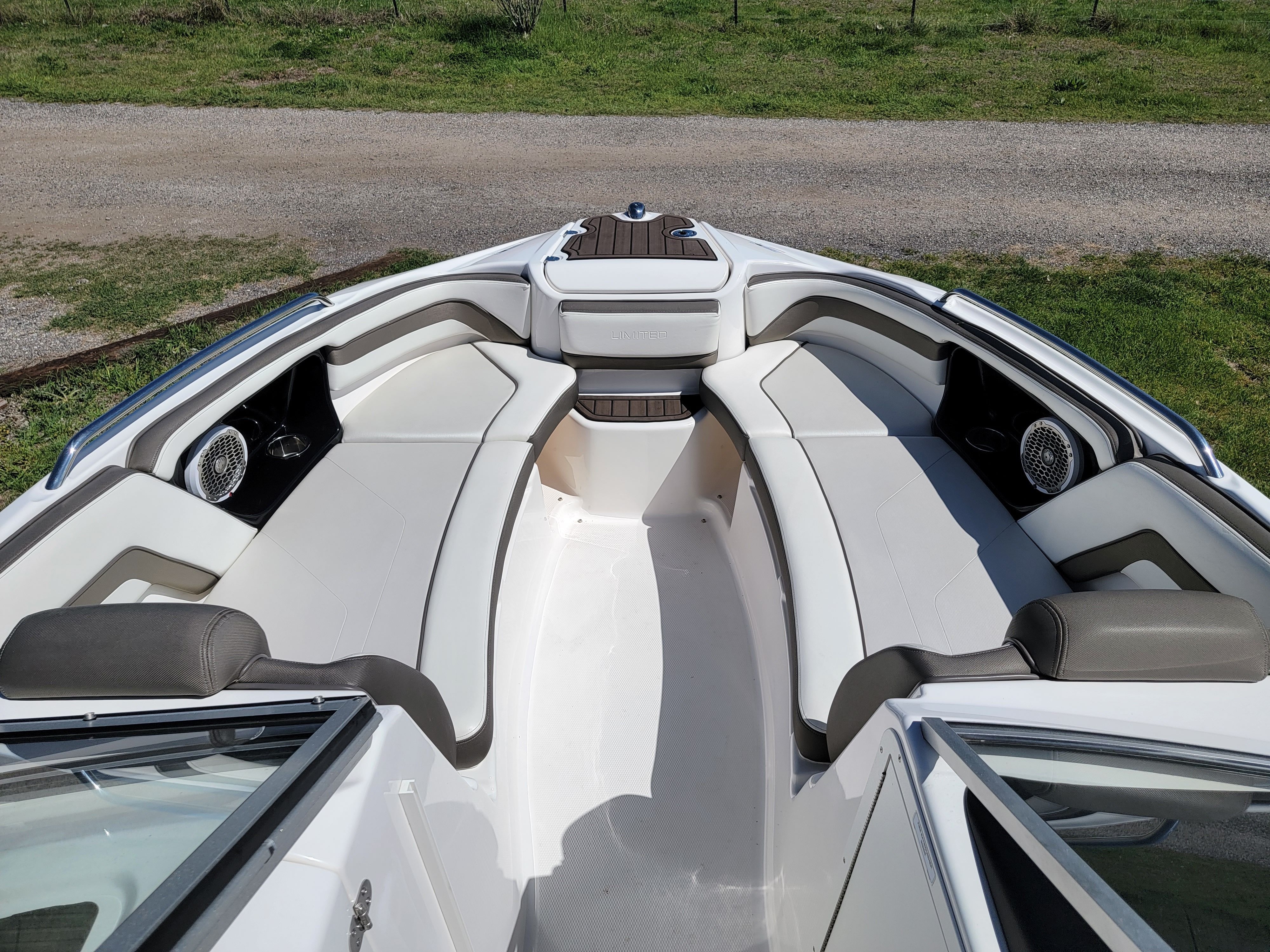 2015 Yamaha Boats 242 Limited S - 31