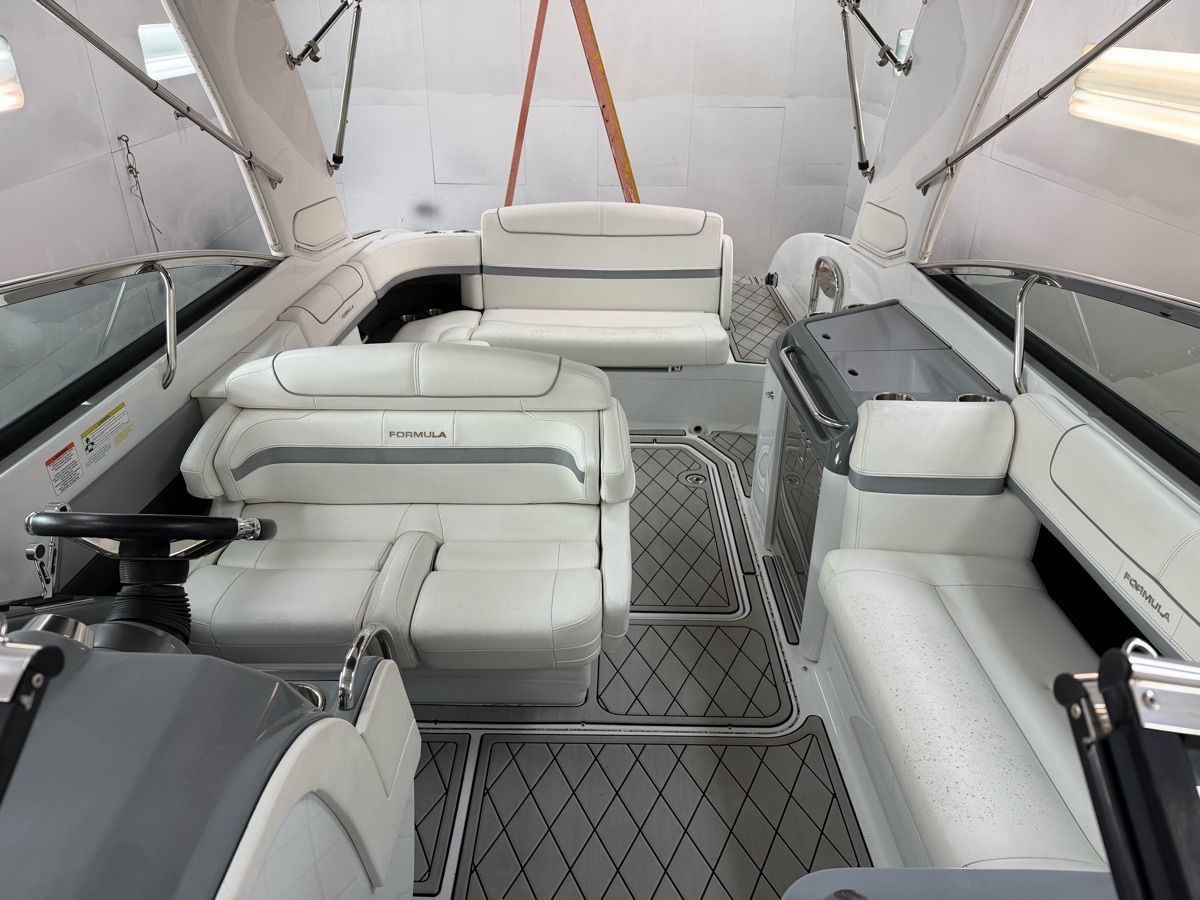 2014 Formula 290 Bowrider - 7