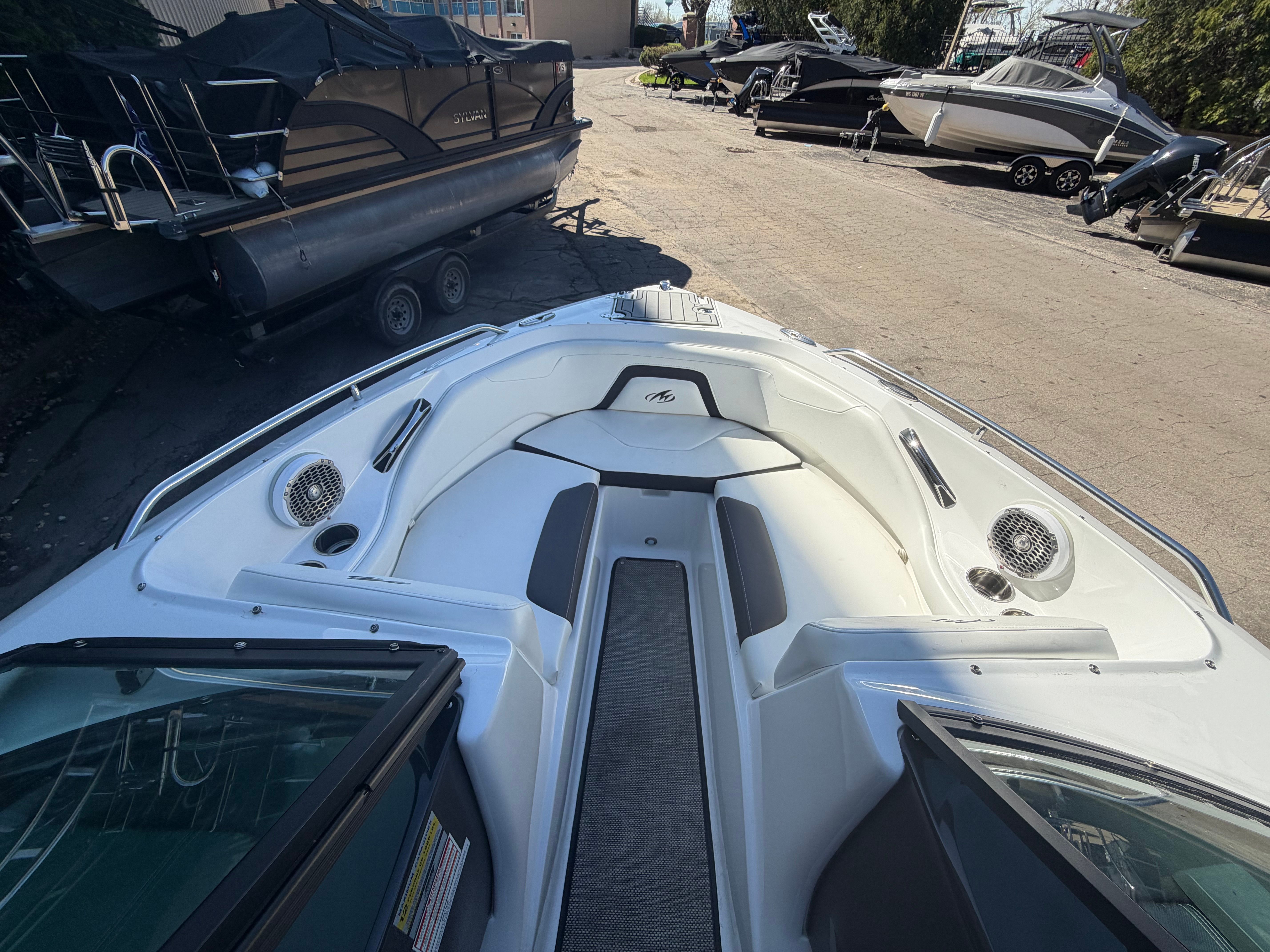 2019 Monterey 224FS - 32