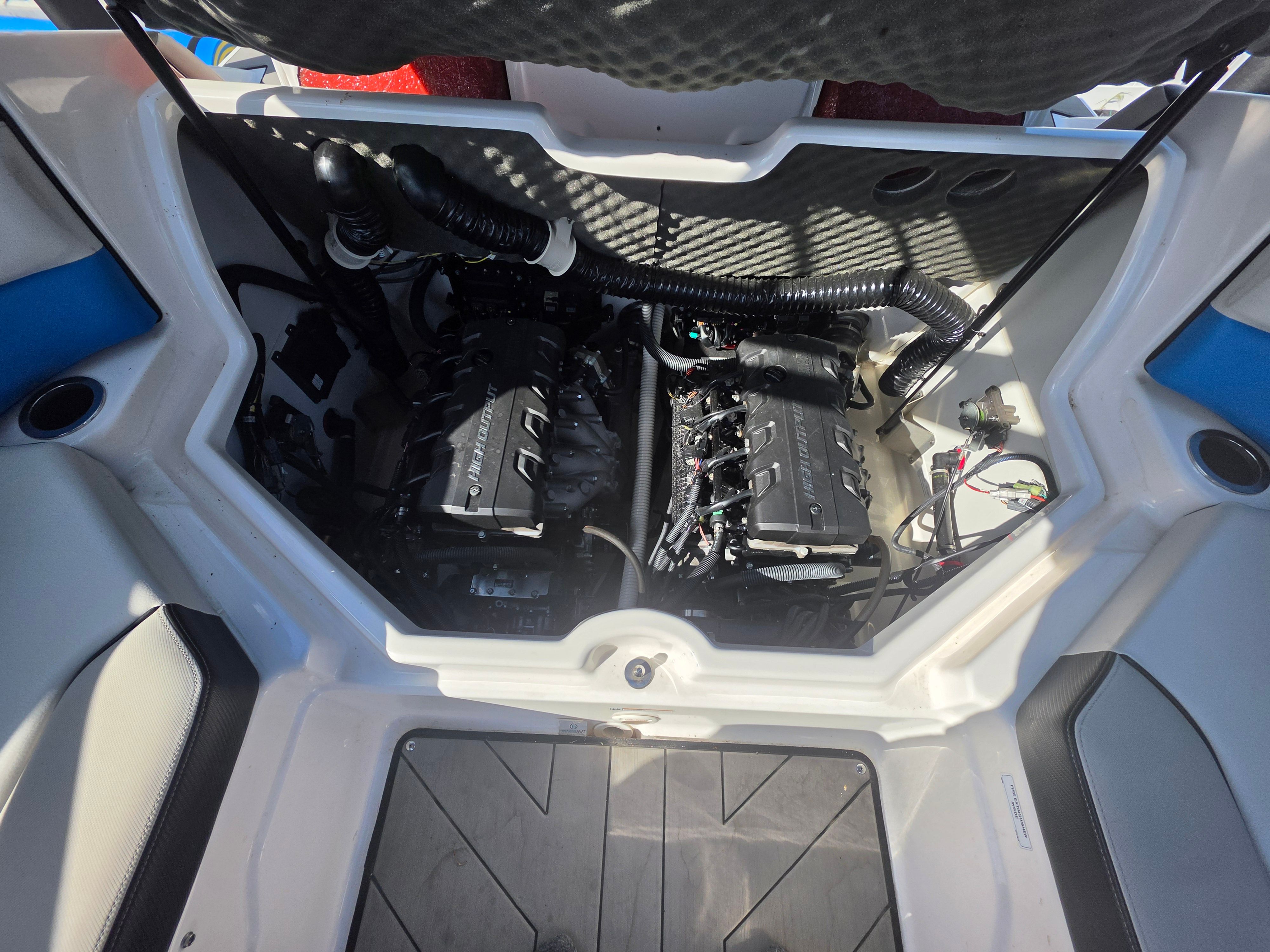 2019 Yamaha Boats 212X - 12