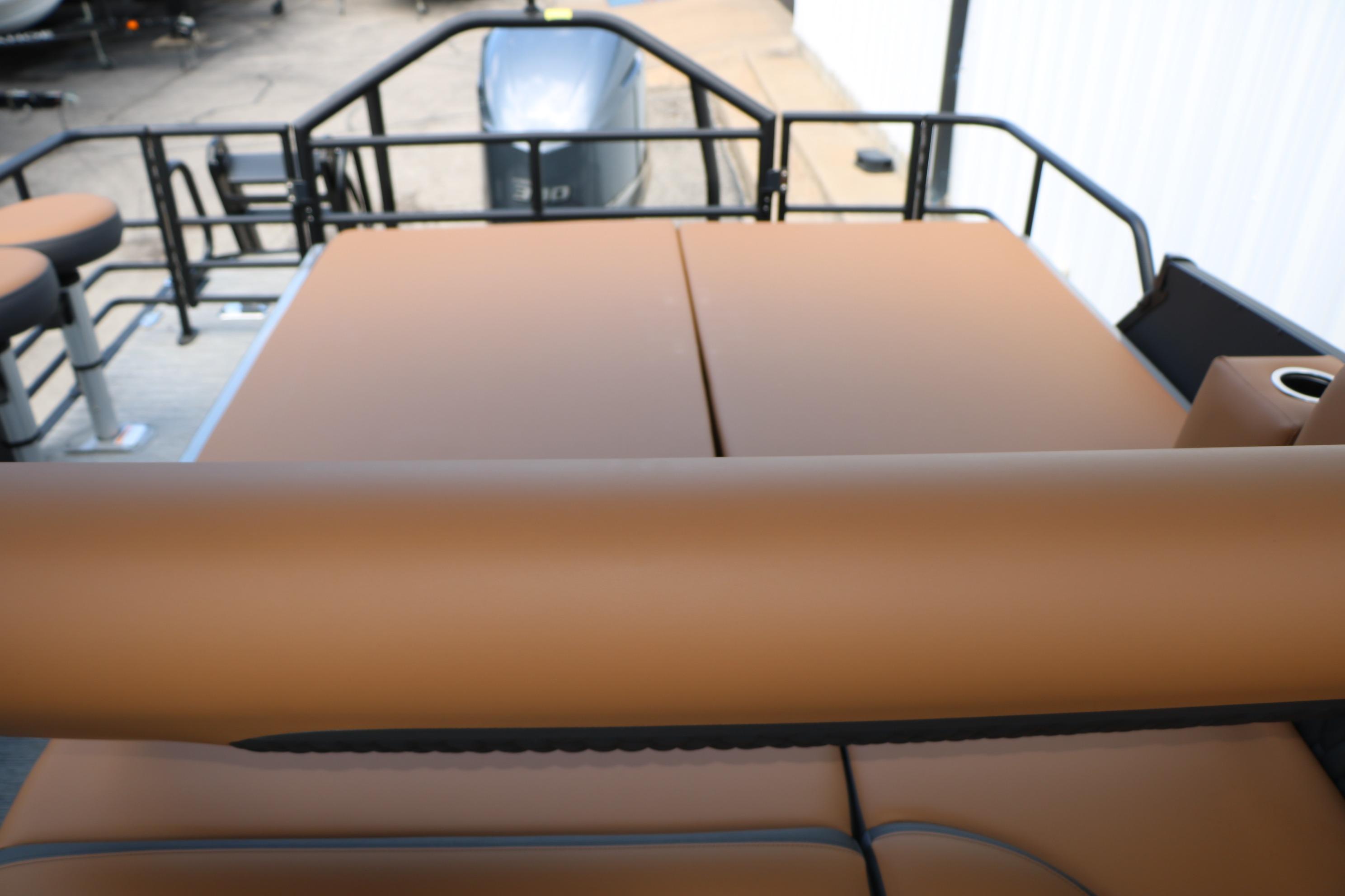 Luxurious seating on 2026 Sylvan L3 DLZ Bar Platinum Edition Tri-Toon boat.
