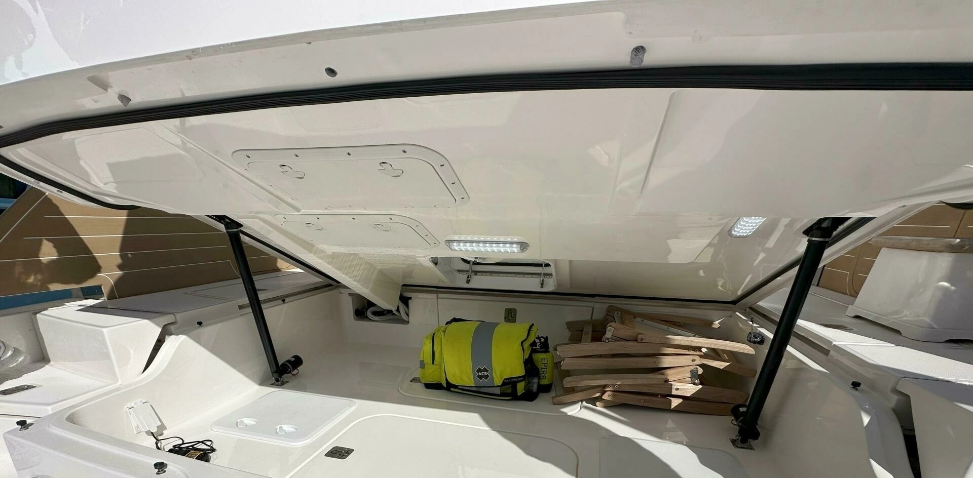 2025 Tiara Yachts EX 60 - Image 37