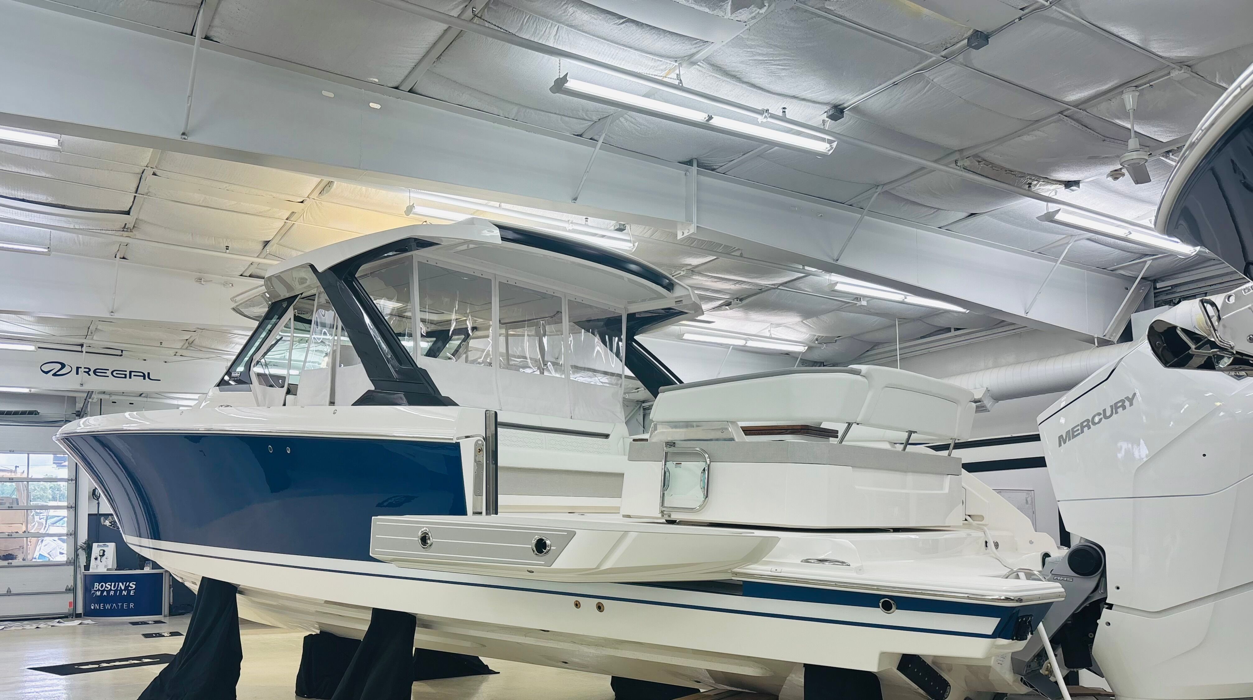 2026 TIARA YACHTS 43 LS - Image 6