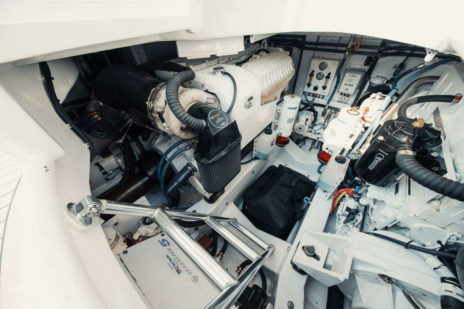 2016 F&S 40 Open Express - Image 28