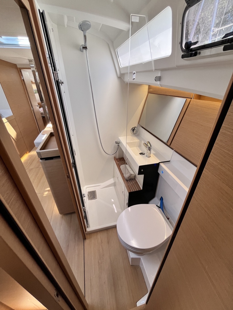2025 Jeanneau Sun Odyssey 440 - Image 25