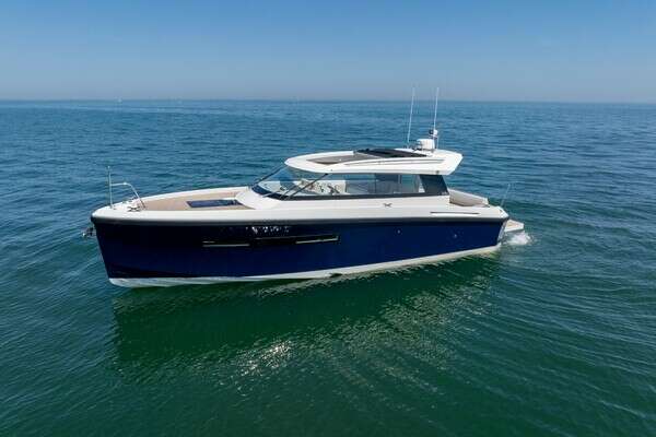 2023 Delta Powerboats 33 Coupe