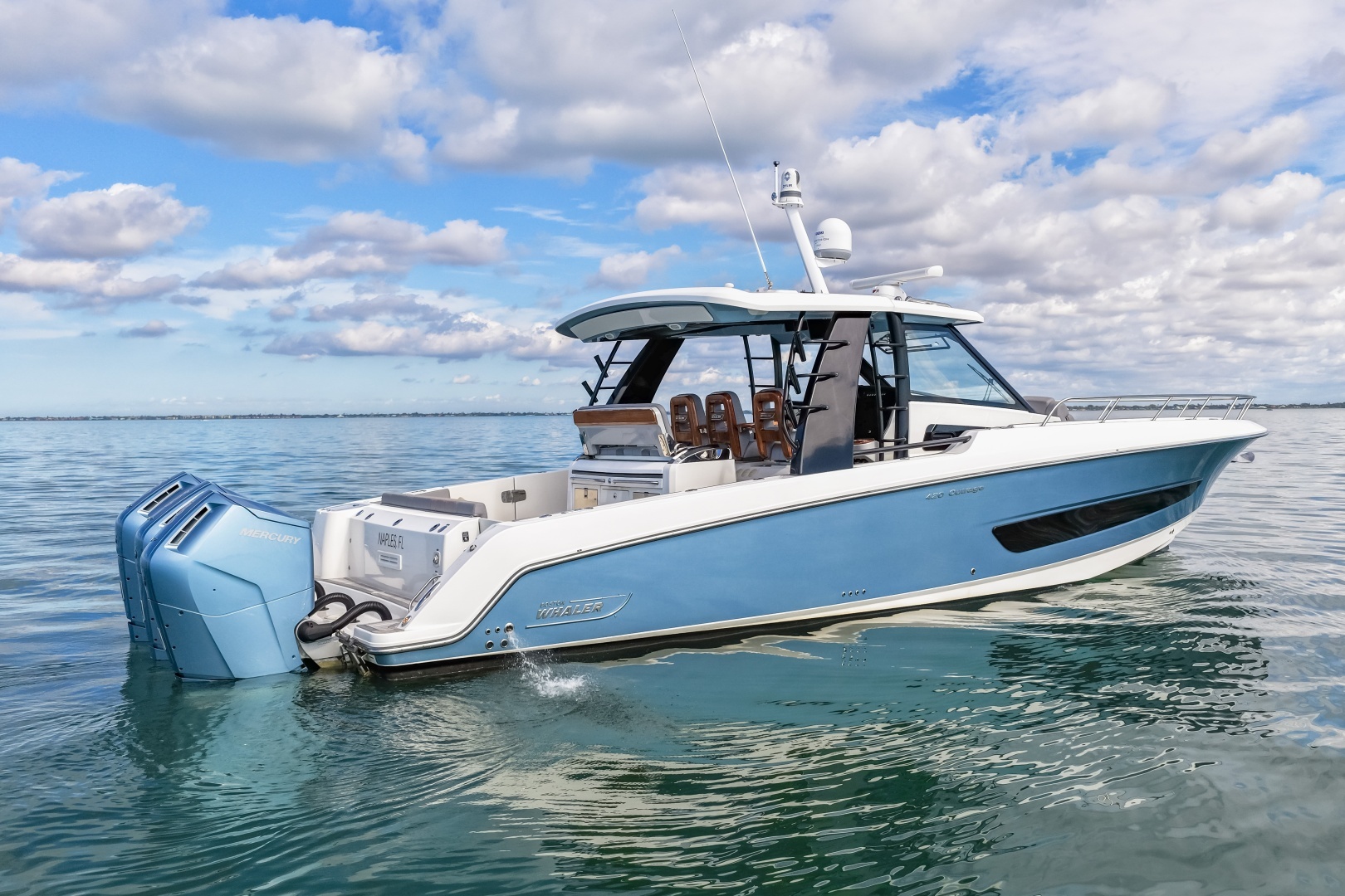 2023 Boston Whaler — - Image 24