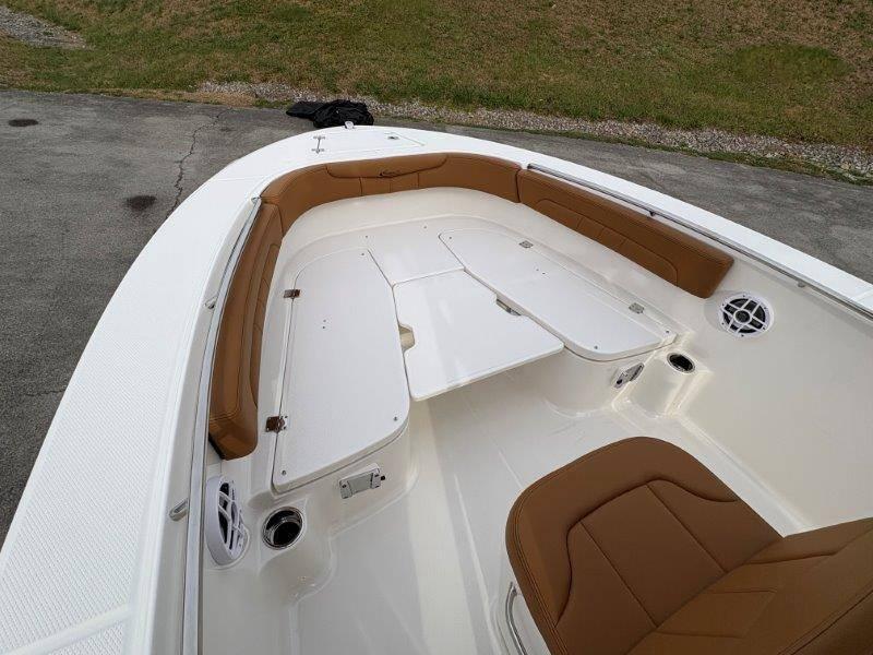 2025 Robalo R202 Explorer - 74