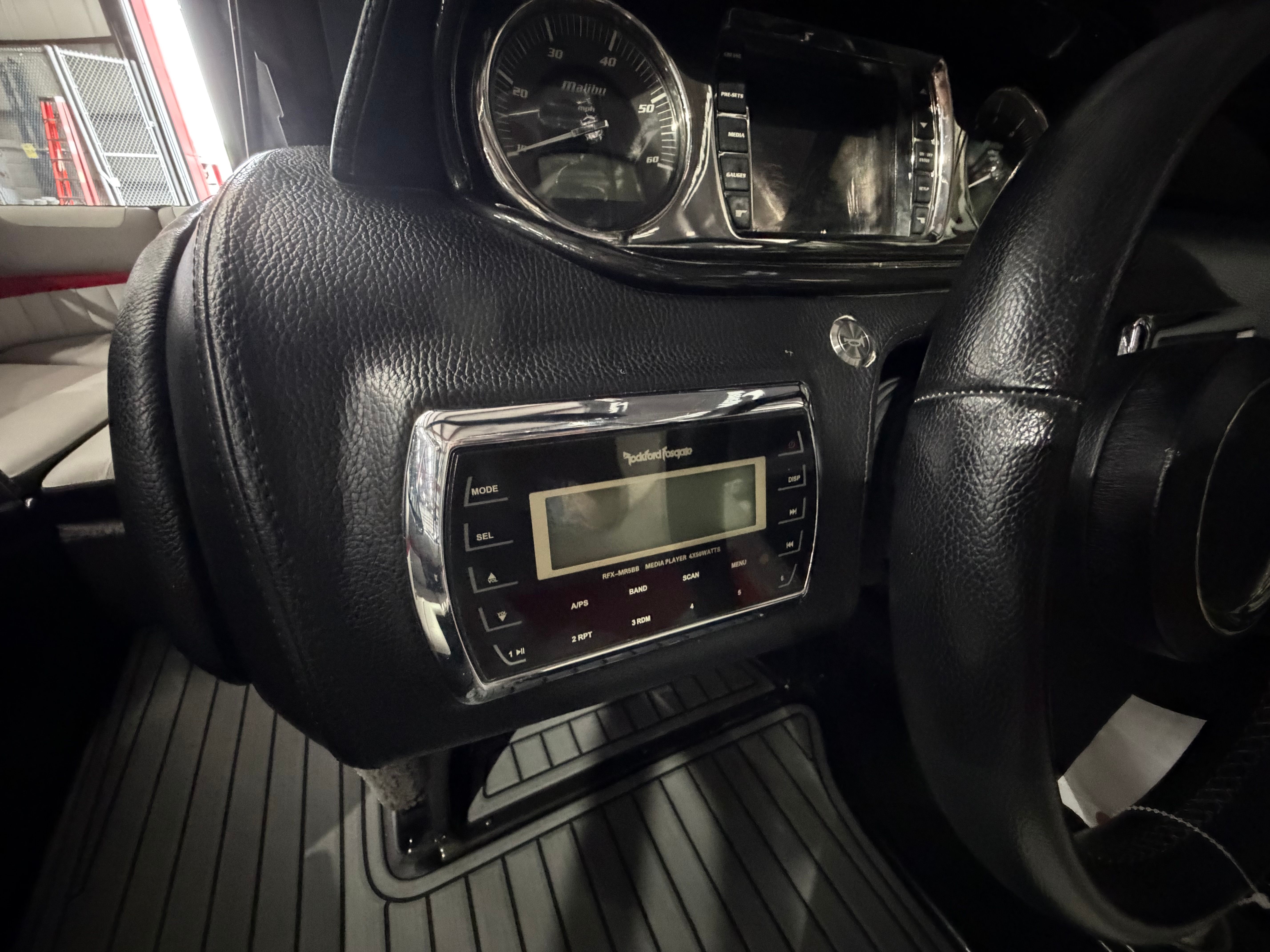 2014 Malibu Wakesetter 24 MXZ - 36