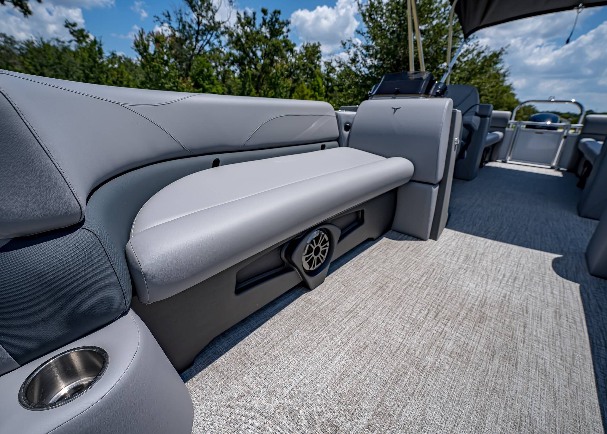 2025 Tahoe Pontoon SLT 23' Quad Lounge - 10